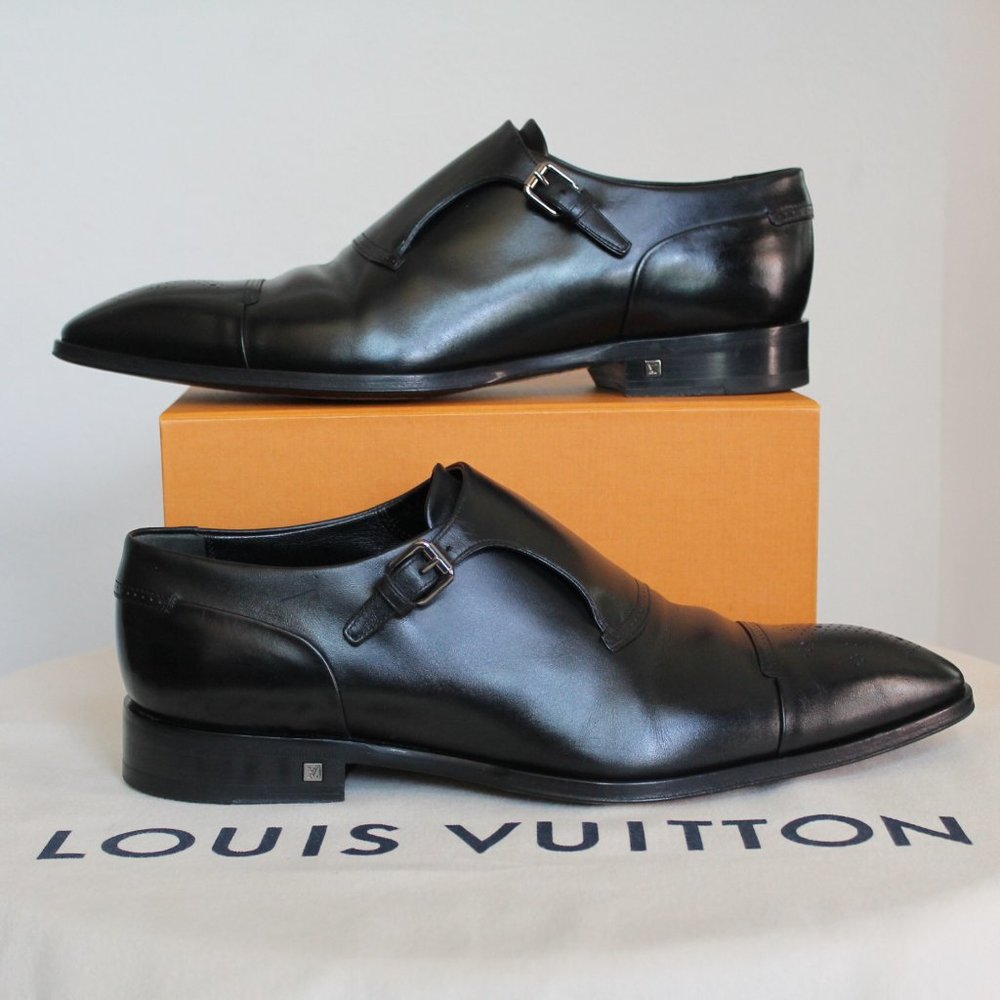 Louis Vuitton Men's US 10.5 Black Buckle-Ups made in Italy
